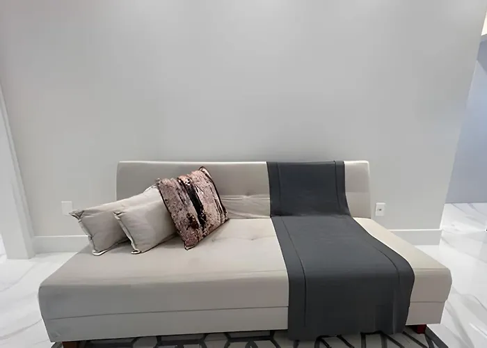 Maravilhoso Apartamento De 2 Quartos Em Copacabana Quadra Da Praia
